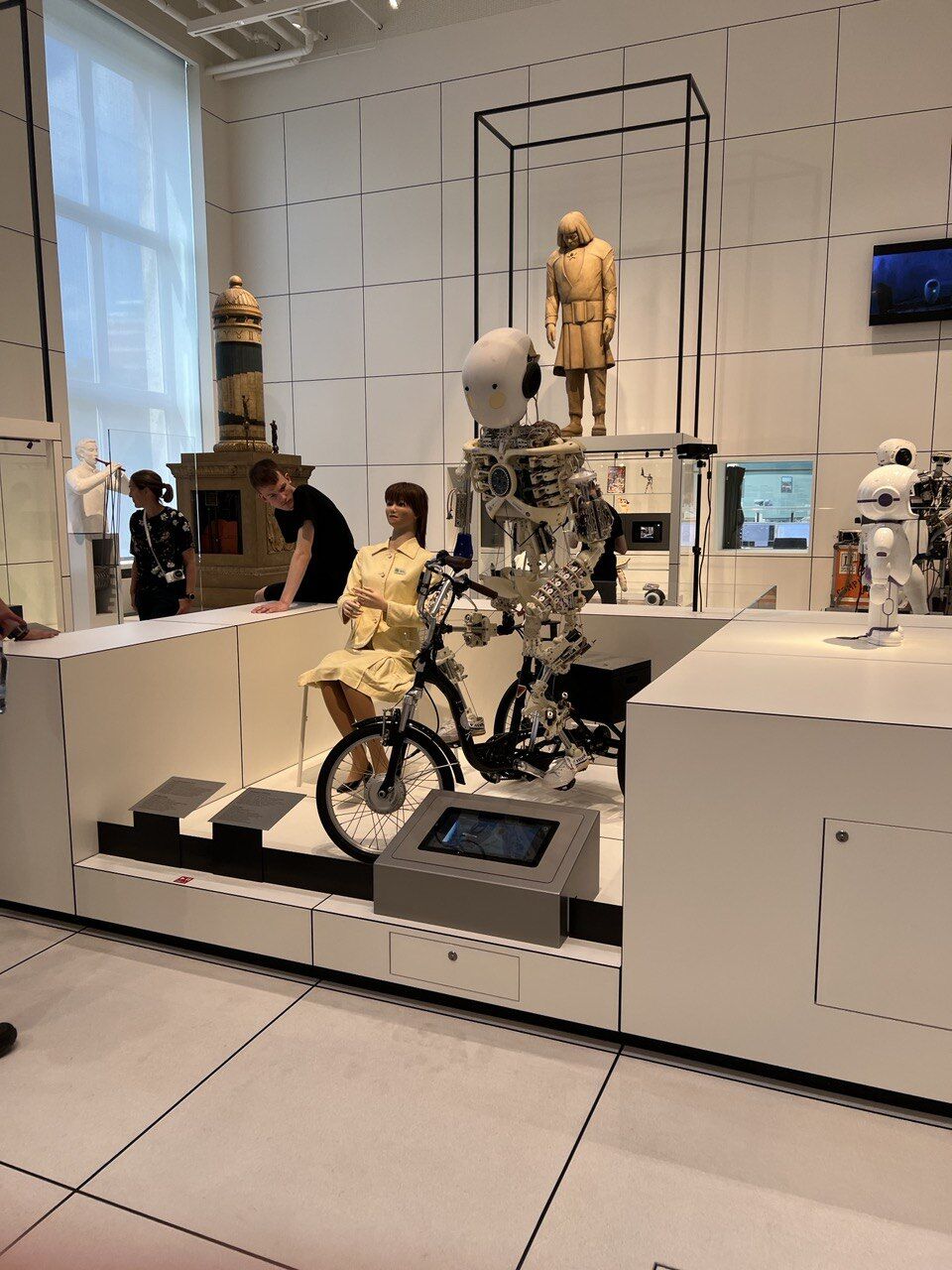 Roboy 2.0 permanently at Deutsches Museum